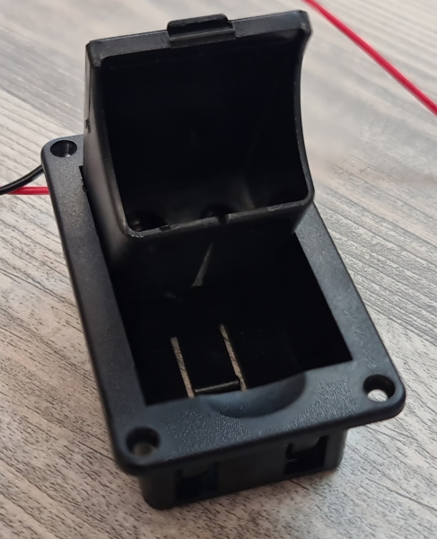 Sandberg EL00001 California Snap-In Batteriefach für 9V Block